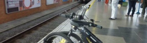 Metro de Medellín y la bici plegable juntos en el mismo viaje